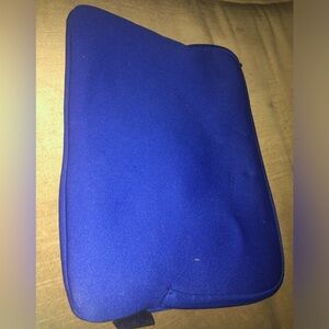 Tuari Tablet Cushioned Pocket Sleeve - 948 $8 or 🦋